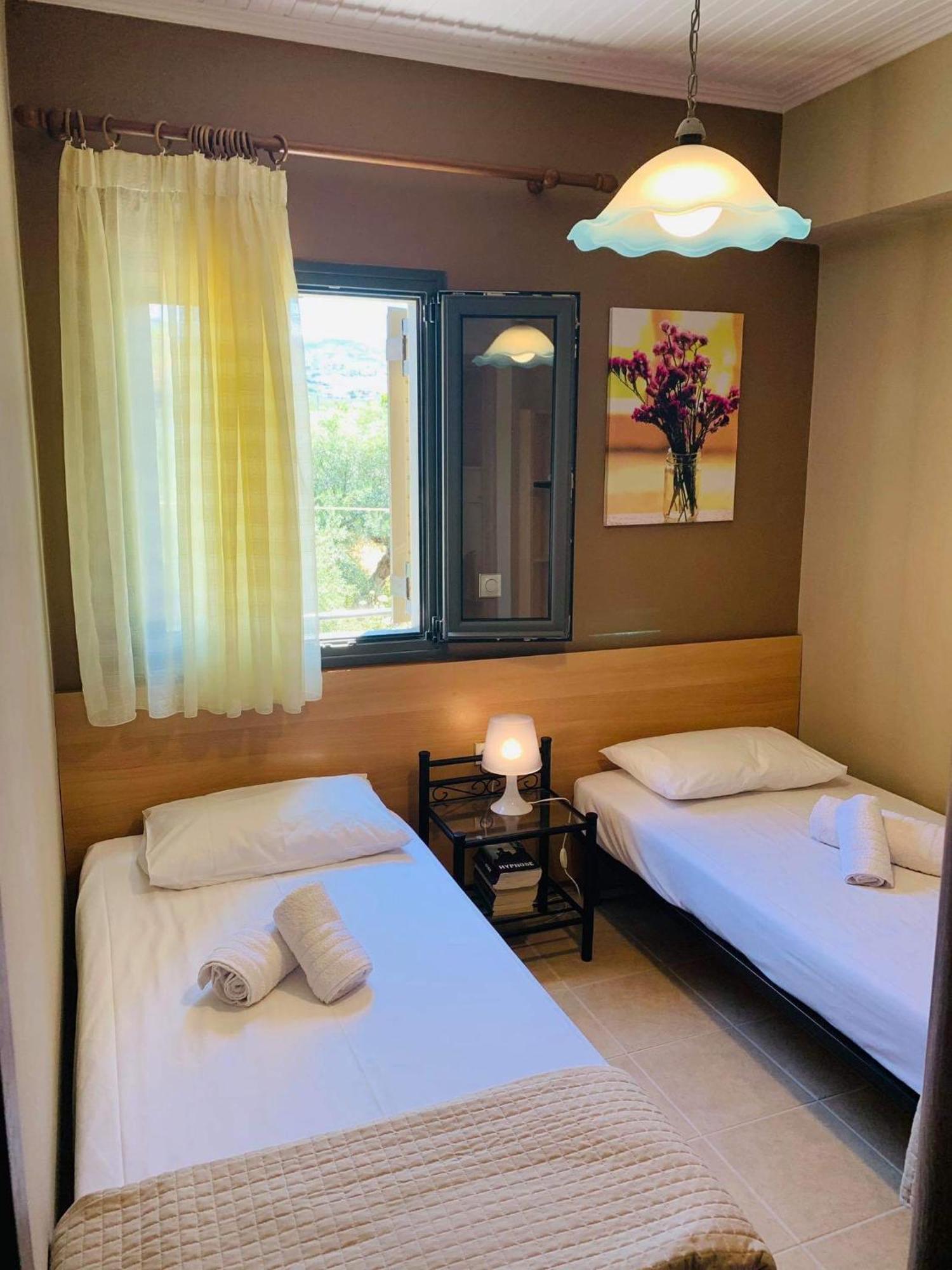 Finikes Apartments สตูปา ห้อง รูปภาพ