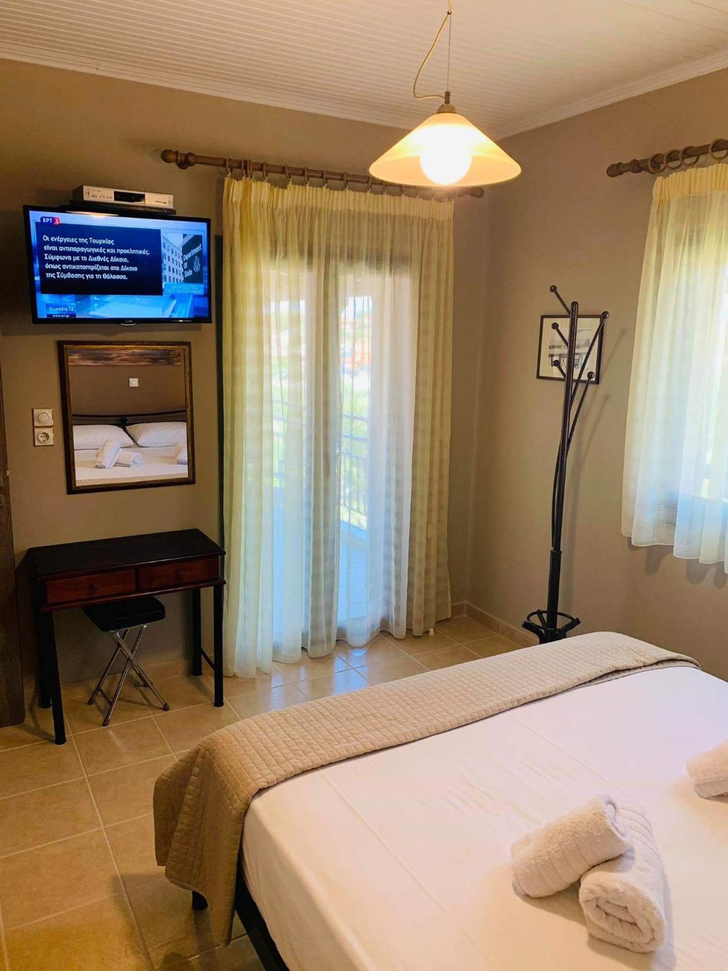 Finikes Apartments สตูปา ห้อง รูปภาพ