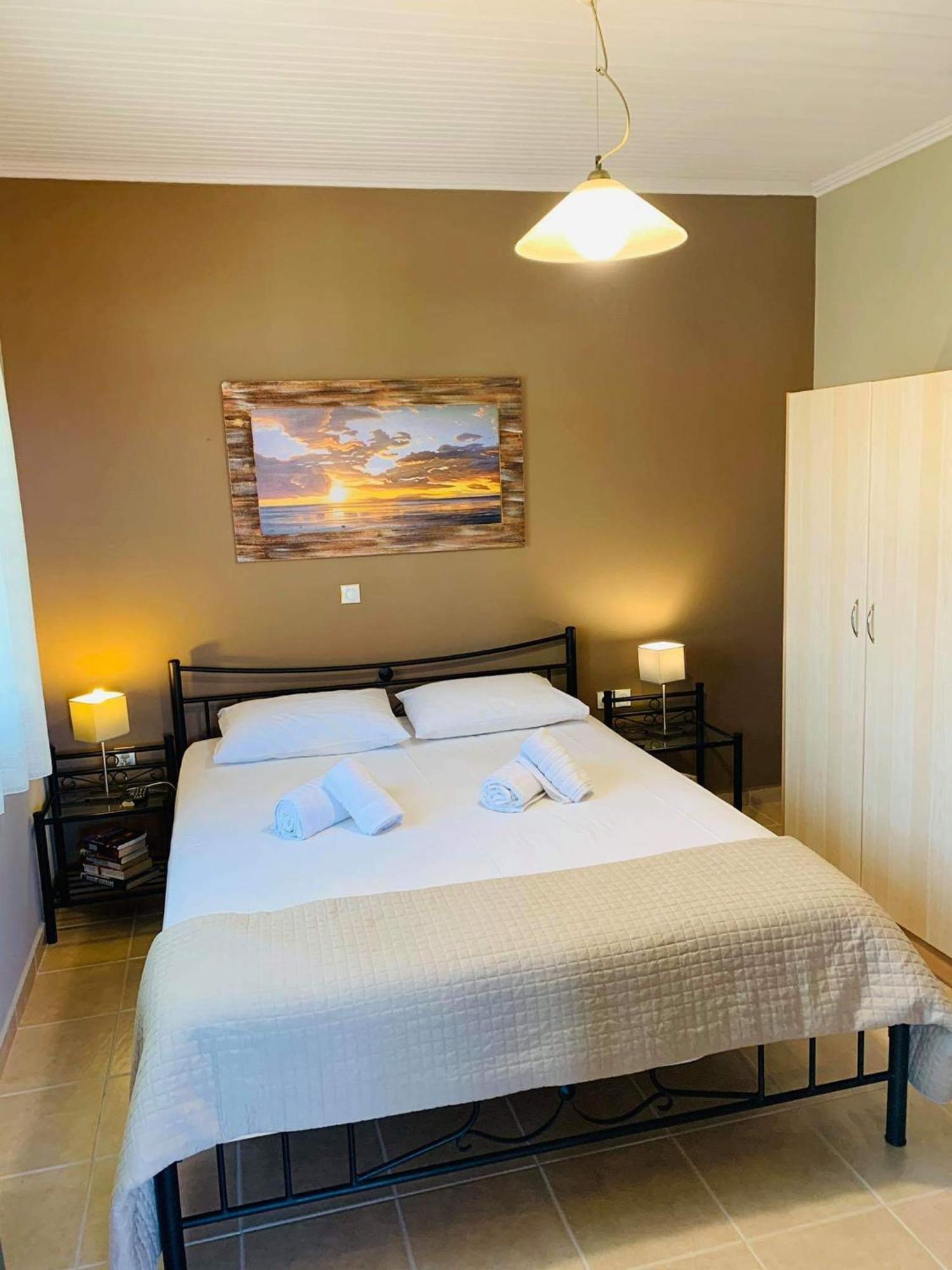 Finikes Apartments สตูปา ห้อง รูปภาพ