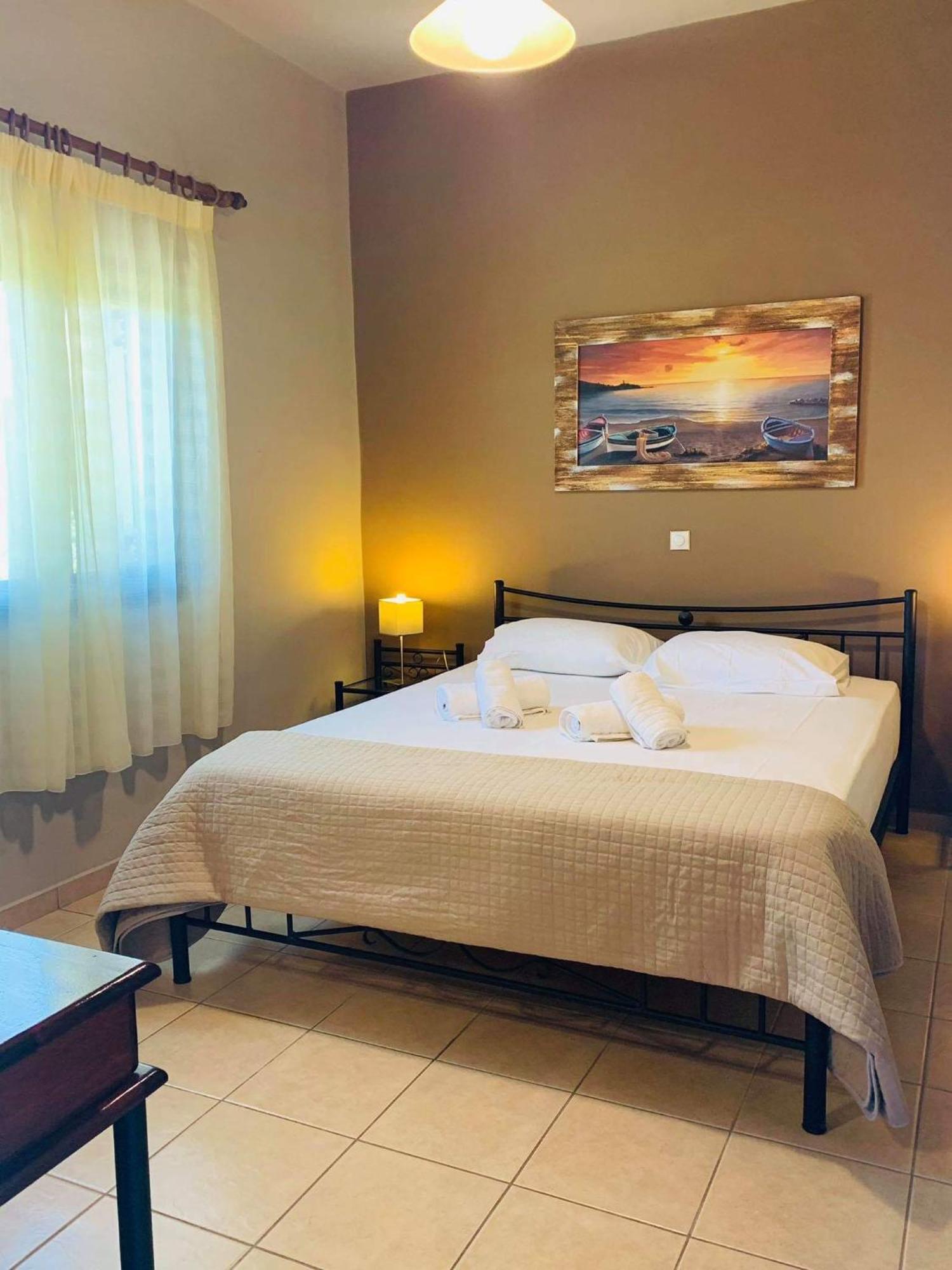 Finikes Apartments สตูปา ห้อง รูปภาพ
