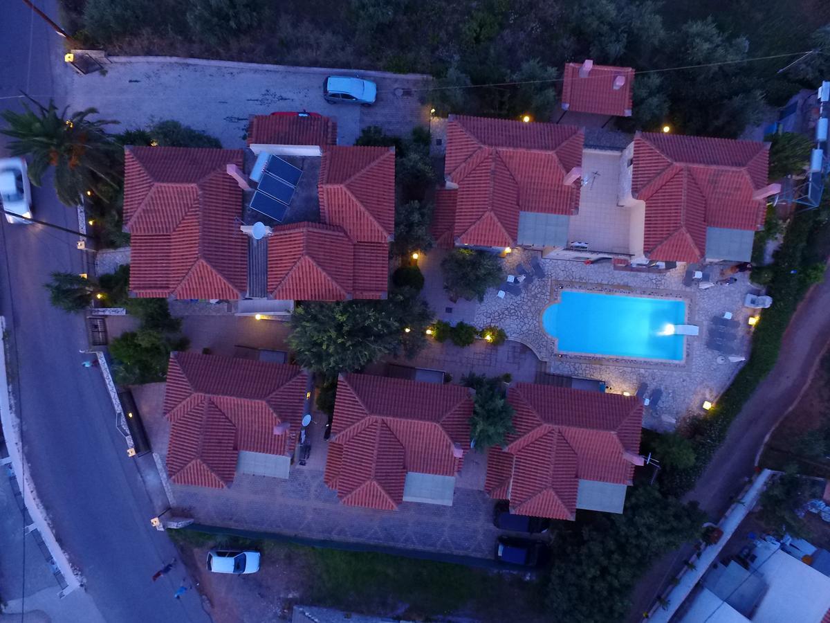 Finikes Apartments สตูปา ภายนอก รูปภาพ