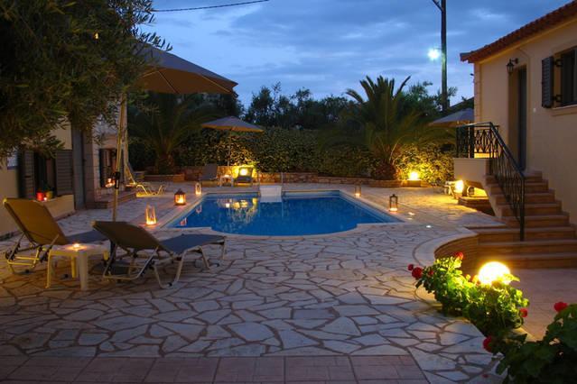 Finikes Apartments สตูปา ภายนอก รูปภาพ